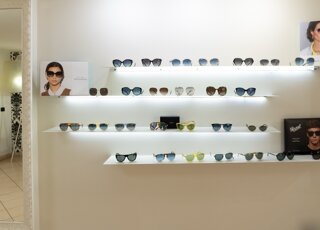 esposizione di occhiali da sole Tiffany persol esposizione di occhiali da sole Tiffany persol