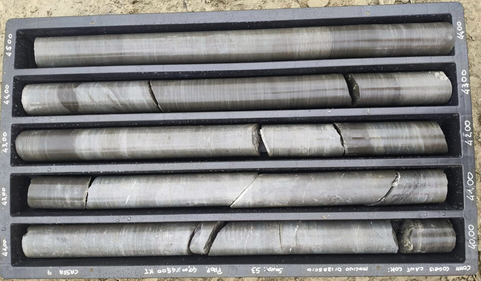 cassetta di roccia1.jpeg