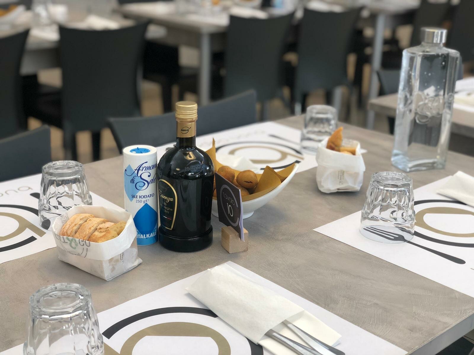 Branding di un bistr&ograve; per un viaggio delizioso