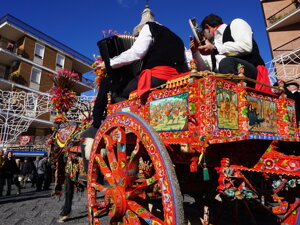 porta%20musicale-francesco%20gennaro.jpeg porta%20musicale-francesco%20gennaro.jpeg