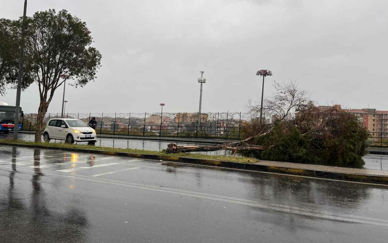 L’uragano danneggia linea elettrica fra Catania e Siracusa