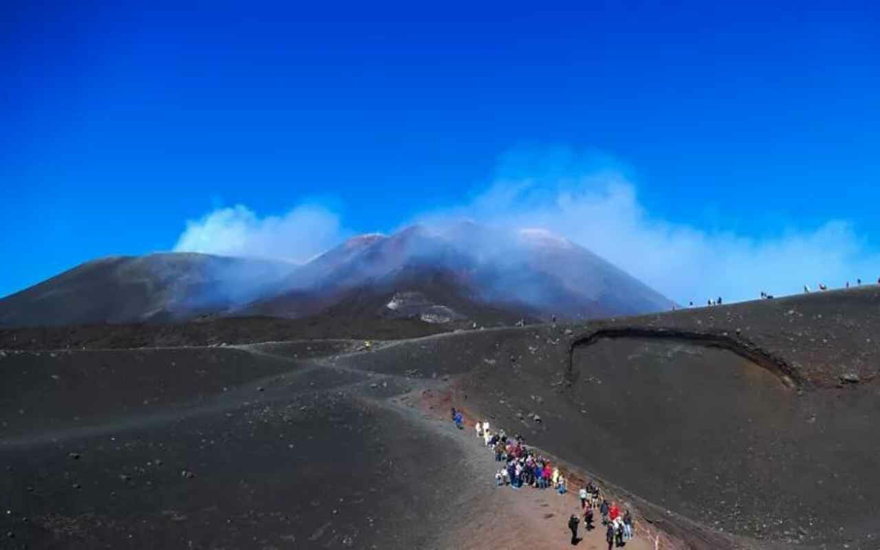 Etna, scosse di lieve entit&agrave; e plume: magma in risalita?