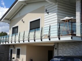 villetta con cornici per esterno in eps e eresinaminerale.jpeg villetta con cornici per esterno in eps e eresinaminerale.jpeg