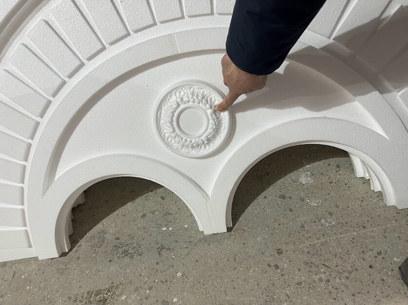 particolare dell'architrave ricostruito in eps.jpeg