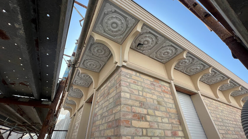 montaggio cornicione ricostruito.jpeg