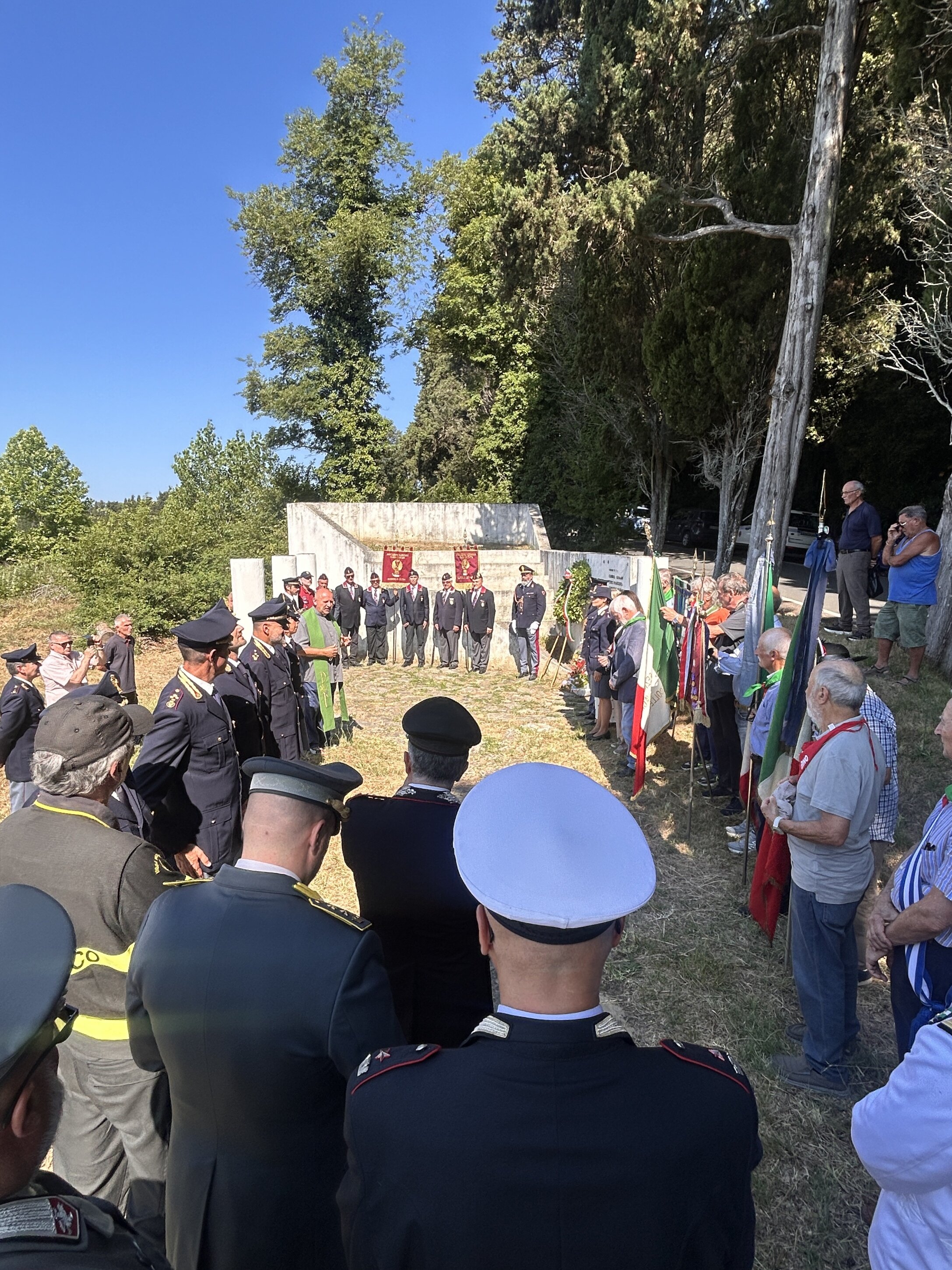 Cippo commemorativo per i martiri della furia mazi-fascista, alla memoria del S.T. &ldquo;V. Labate&rdquo;