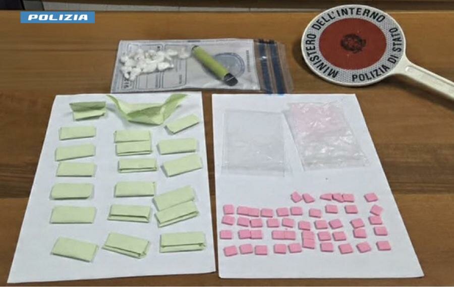 Arrestati dalla polizia due giovani per detenzione ai fini di spaccio di sostanze stupefacenti