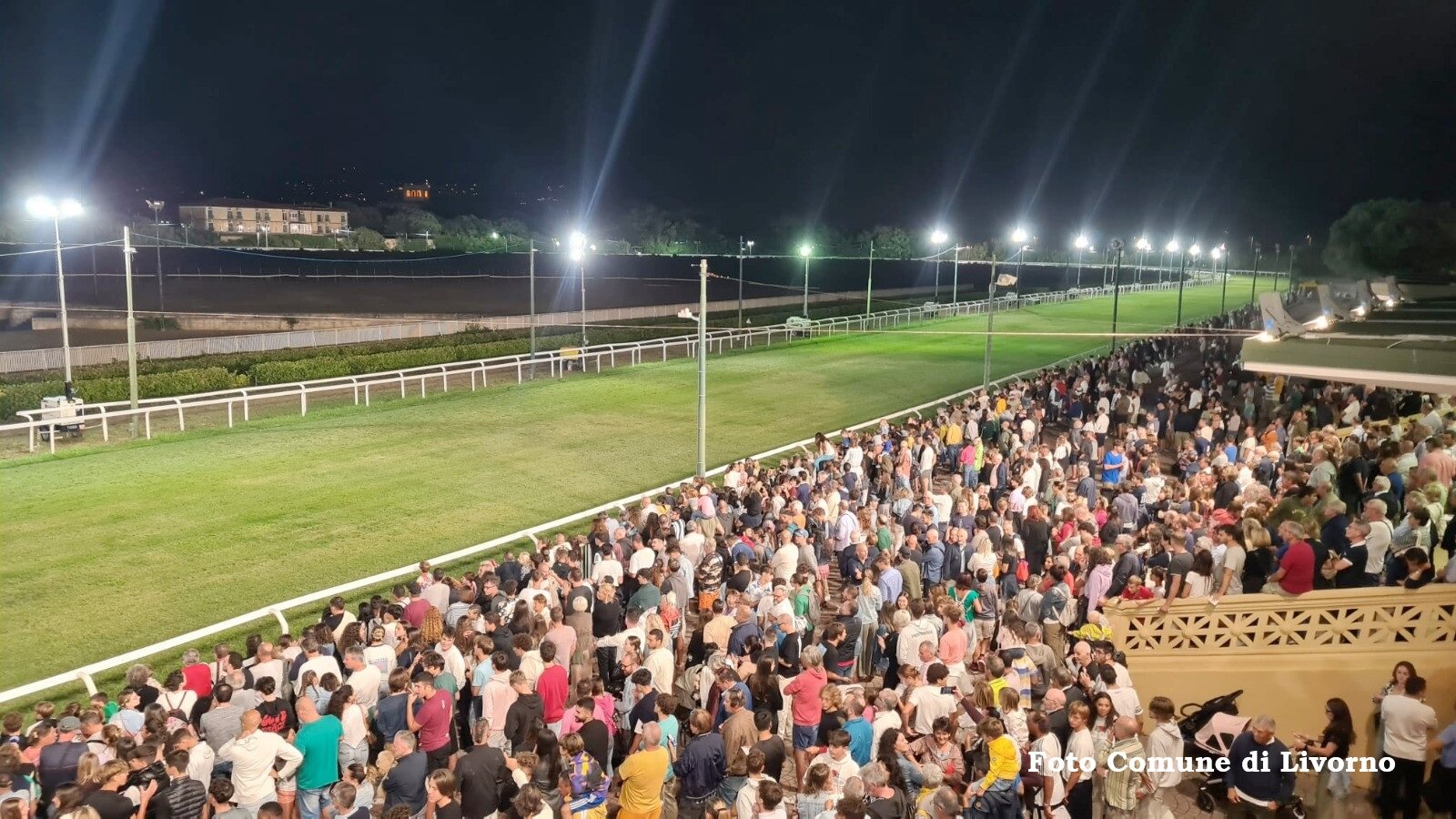 Ippodromo Caprilli: avviso d’asta per la concessione del bar-punto ristoro