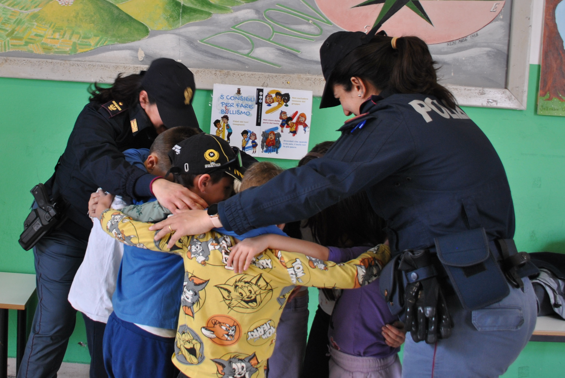 La Polizia di Stato incontra le scuole elementari per dire NO al bullismo