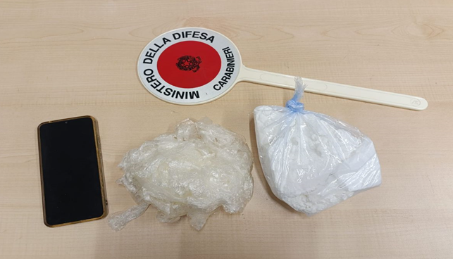 Portoferraio: nordafricano arrestato con mezzo chilo di cocaina dopo lo sbarco sull&rsquo;isola