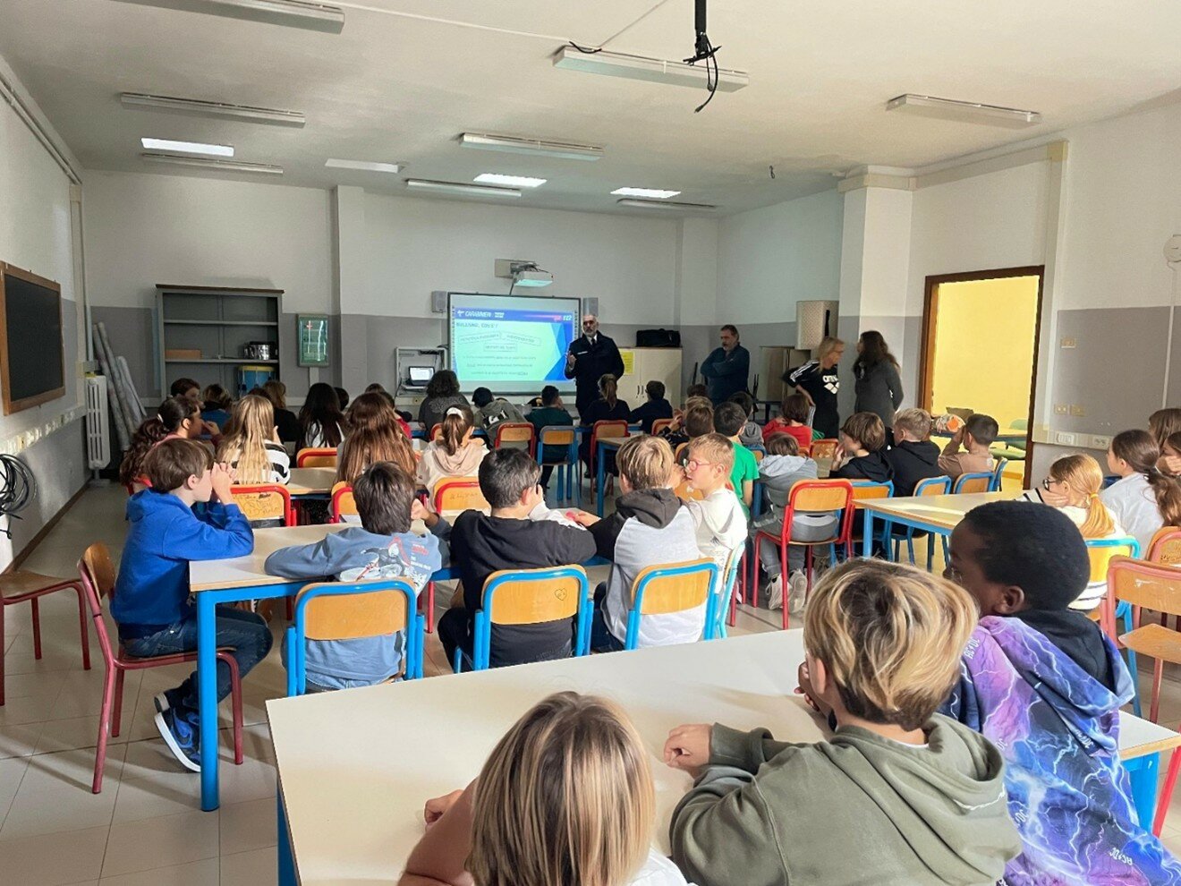 Livorno: cultura della legalit&agrave; con i Carabinieri alle Scuole Carducci