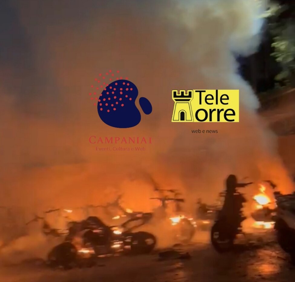 Torre del Greco, incendio doloso alla ParmotoRent: malviventi ripresi dalle telecamere