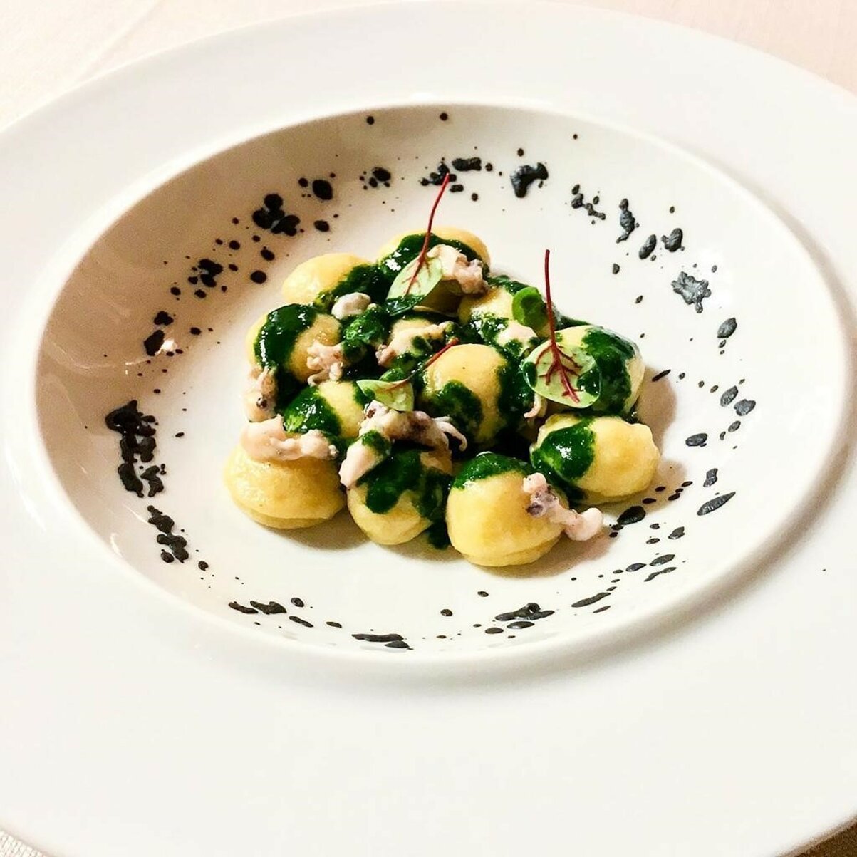 gnocchi ripieni rombo,calamari spillo e prezzemolo.jpeg