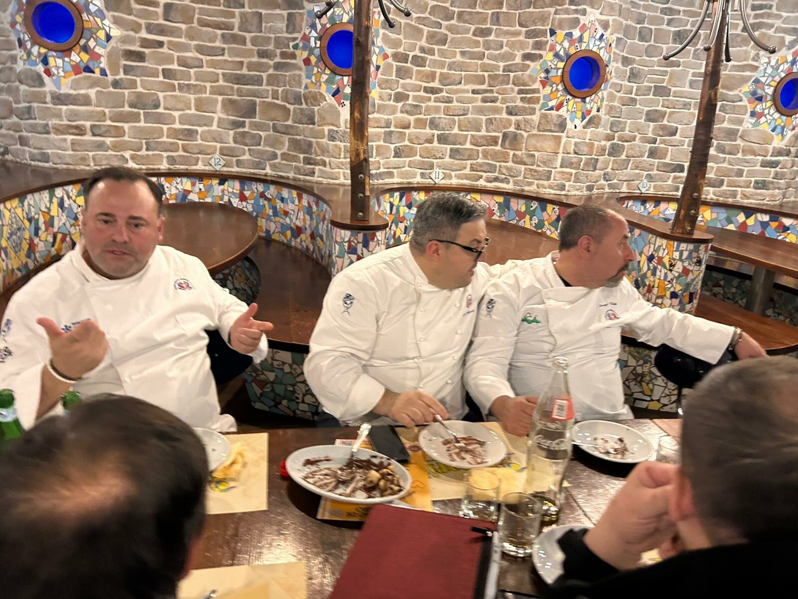 vitiello-con-altri-conviviale.jpeg vitiello-con-altri-conviviale.jpeg