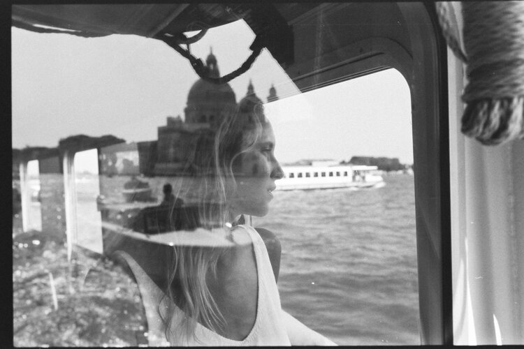 eyJpdCI6IlZlbmljZSBEYXJrcm9vbSBGaWxtIEtvZGFrIFZpc2lvbiBUTWF4IDEwMCBSb2RpbmFsICB0aGV3aGl0ZWRheSBXZWRkaW5nICJ9