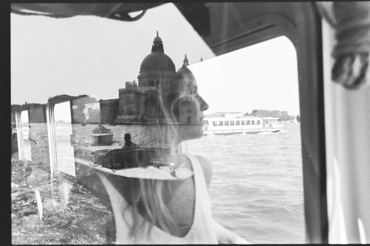 eyJpdCI6IlZlbmljZSBEYXJrcm9vbSBGaWxtIEtvZGFrIFZpc2lvbiBUTWF4IDEwMCBSb2RpbmFsICB0aGV3aGl0ZWRheSBXZWRkaW5nICJ9