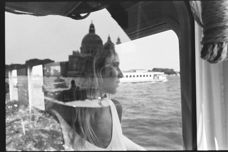 eyJpdCI6IlZlbmljZSBEYXJrcm9vbSBGaWxtIEtvZGFrIFZpc2lvbiBUTWF4IDEwMCBSb2RpbmFsICB0aGV3aGl0ZWRheSBXZWRkaW5nICJ9