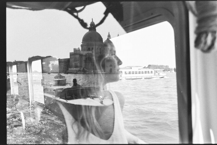 eyJpdCI6IlZlbmljZSBEYXJrcm9vbSBGaWxtIEtvZGFrIFZpc2lvbiBUTWF4IDEwMCBSb2RpbmFsICB0aGV3aGl0ZWRheSBXZWRkaW5nICJ9