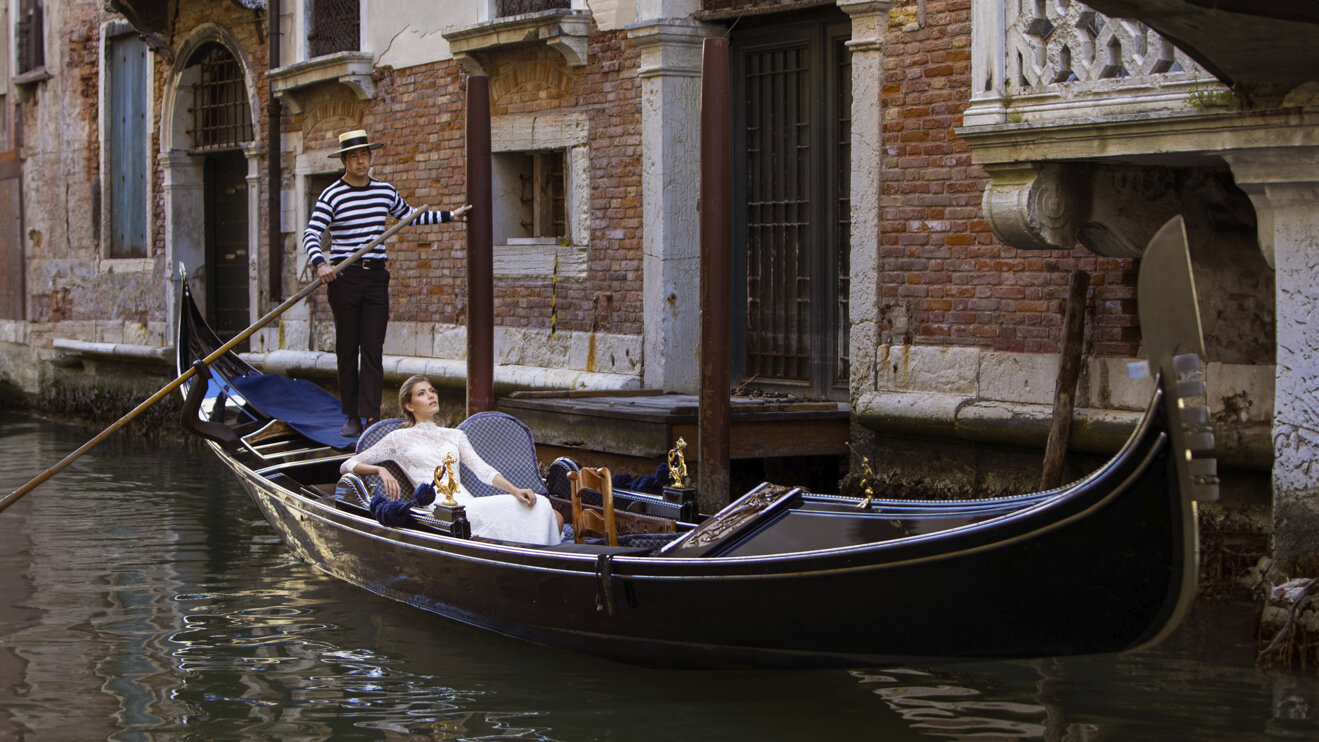 wonderfulvenice16-9gondola.jpeg