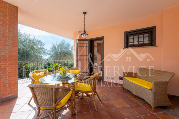 Parco Azzurro Villa bifamiliare su tre livelli