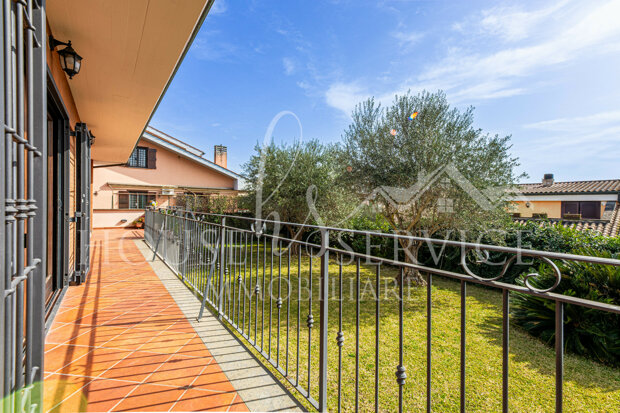 Parco Azzurro Villa bifamiliare su tre livelli