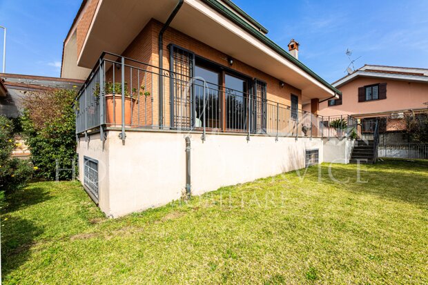 Parco Azzurro Villa bifamiliare su tre livelli