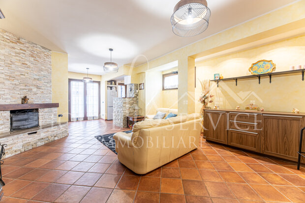 Parco Azzurro Villa bifamiliare su tre livelli