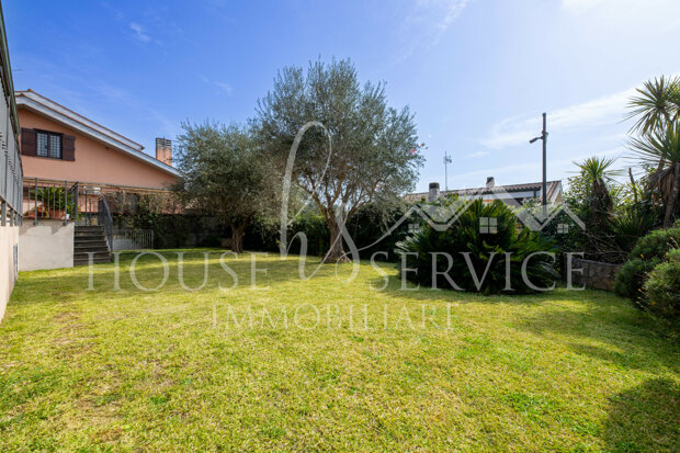 Parco Azzurro Villa bifamiliare su tre livelli