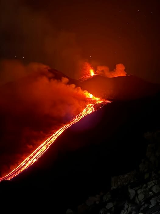 L'Etna non si placa, aeroporto ancora a scartamento ridotto fino alle 24