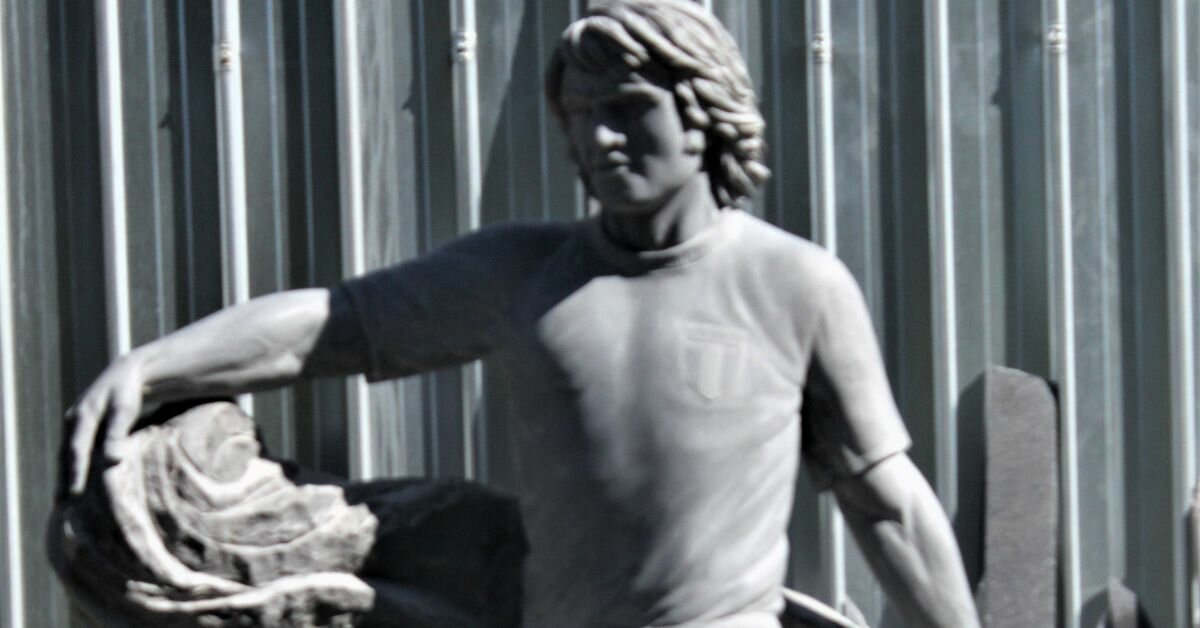 Perchè la statua di Pietro Anastasi giace ancora nel laboratorio del maestro Vito Guardo? Perchè la statua di Pietro Anastasi giace ancora nel laboratorio del maestro Vito Guardo?