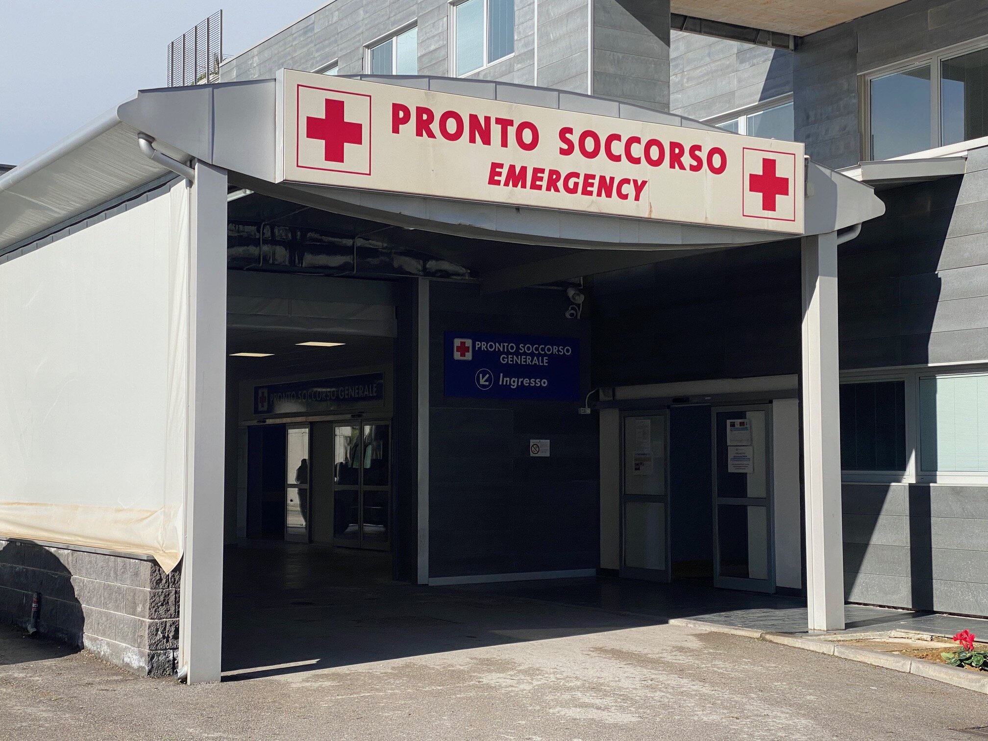 Aggressione al Pronto Soccorso del San Marco: 4 feriti