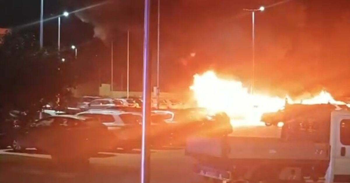 Sicily by car, incendiate una ventina di auto nel nuovo showroom
