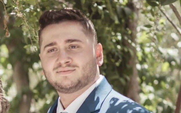 Frontale fra moto e carro attrezzi, muore giovane di 22 anni