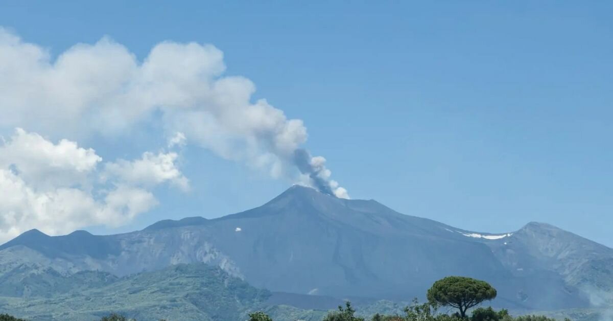 Incubo cenere sull'aeroporto di Catania: stop fino alle ore 22,00