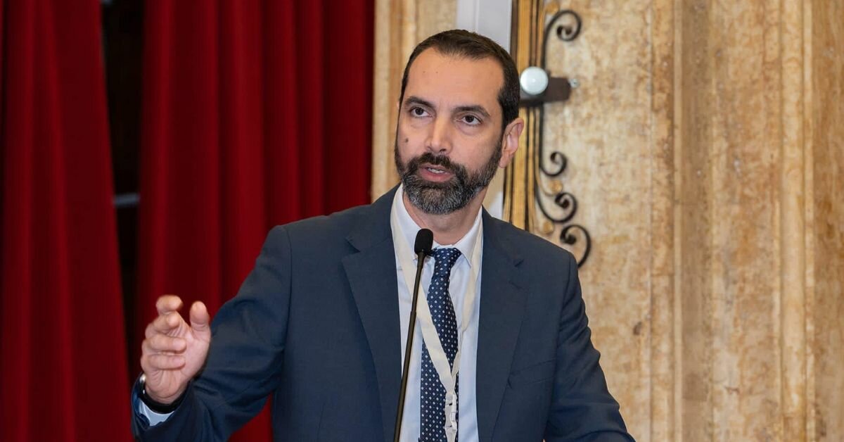 Messina &egrave; senza sindaco, Basile si dimette e si...ricandida