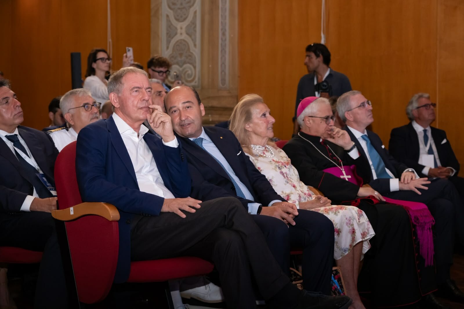 Il Ministro Urso rilancia: Catania pu&ograve; diventare le Milano del Sud