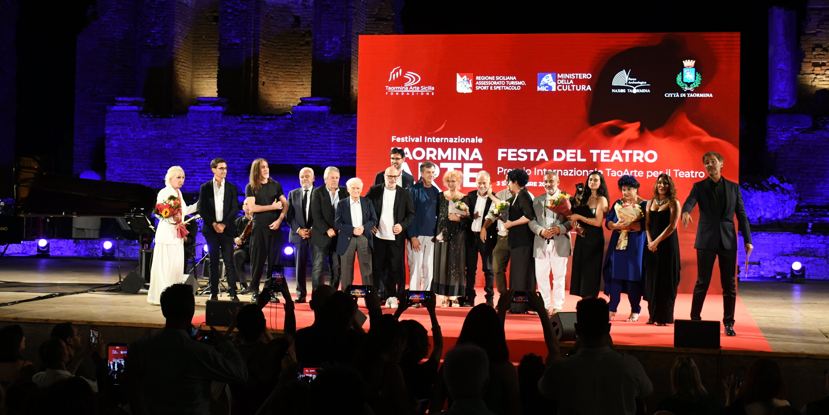 Dodici premiati, dodici storie di teatro: al Teatro Antico la Festa del Teatro di Taormina Arte Dodici premiati, dodici storie di teatro: al Teatro Antico la Festa del Teatro di Taormina Arte