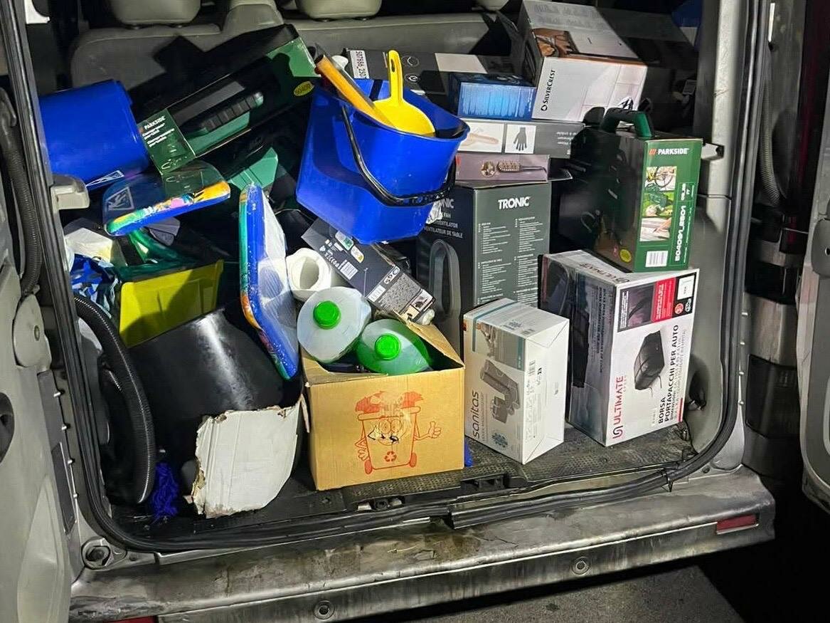 Ditta di pulizie in un supermercato faceva la spesa di...notte Ditta di pulizie in un supermercato faceva la spesa di...notte
