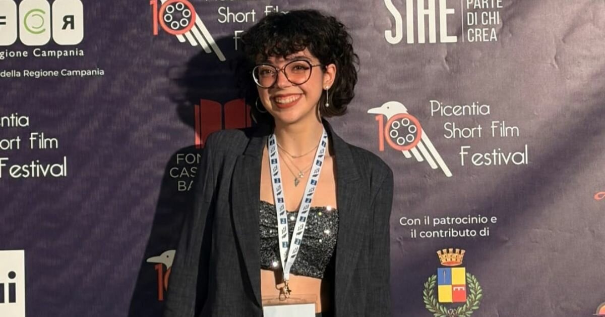Dai palchi in modalità live, il grande successo il viaggio della cantautrice Valentina Indelicato