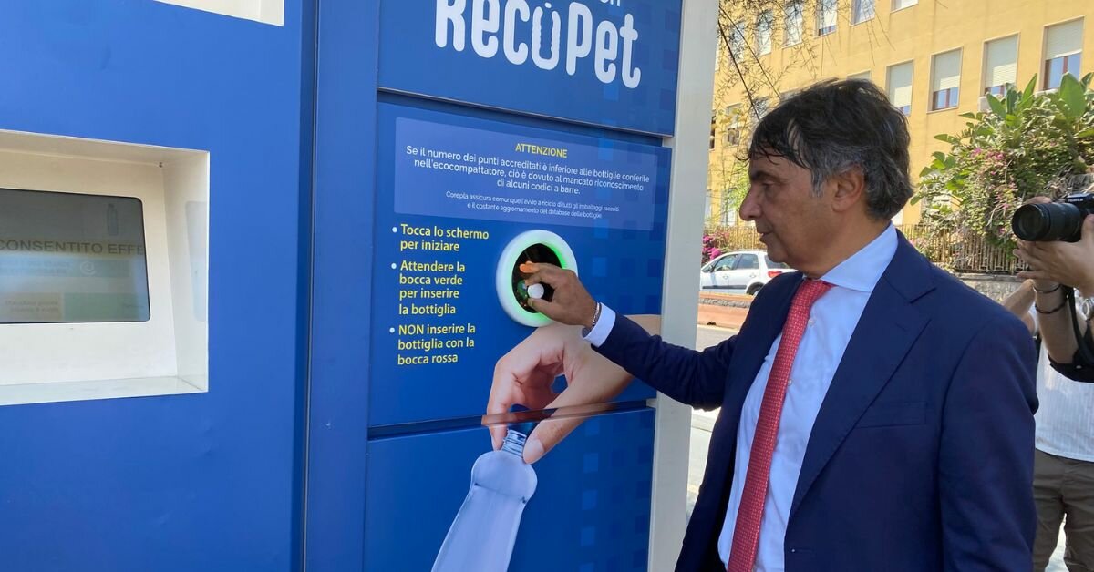 Catania investe nel riciclo intelligente: installati 16 ecocompattatori recopet