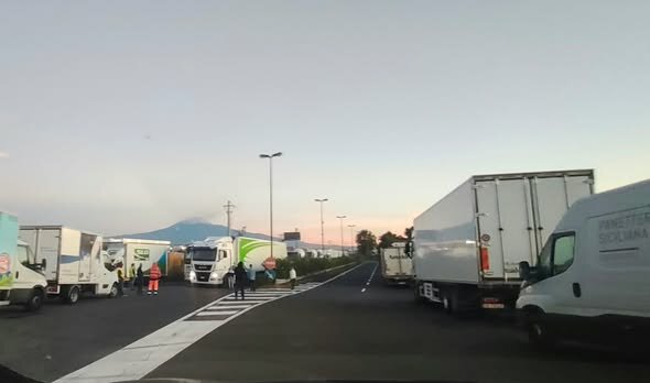 Catania, camion fermi per il caro carburante: protesta che meriterebbe ascolto