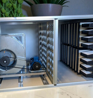 JTdCJTIyaXQlMjIlM0ElMjJDZW50cmFsaW5lJTIwYWklMjBDYXJib25pJTIwQXR0aXZpJTIwY29uJTIwTW90b3JlJTIwJTIyJTJDJTIyZW4lMjIlM0ElMjJtb2R1bGFyJTIwYWlyJTIwcHVyaWZpZXIlMjBFVEMlMjBHcm91cCUyMiUyQyUyMmRlJTIyJTNBJTIySW5kdXN0cmllbGxlJTIwTHVmdHJlaW5pZ3VuZ3NhbmxhZ2UlMjIlMkMlMjJmciUyMiUzQSUyMkNlbnRyYWxpbmUlMjBhaSUyMENhcmJvbmklMjBBdHRpdmklMjBjb24lMjBNb3RvcmUlMjAlRTIlODAlOTMlMjBGaWx0cmF6aW9uZSUyMEFyaWElMjBpbmR1c3RyaWFsZSUyMCUyMiUyQyUyMnJ1JTIyJTNBJTIyJUQwJTkwJUQwJUJBJUQxJTgyJUQwJUI4JUQwJUIyJUQwJUI4JUQxJTgwJUQwJUJFJUQwJUIyJUQwJUIwJUQwJUJEJUQwJUJEJUQxJThCJUQwJUI1JTIwJUQxJTgzJUQwJUIzJUQwJUJFJUQwJUJCJUQxJThDJUQwJUJEJUQxJThCJUQwJUI1JTIwJUQwJUJFJUQxJTg3JUQwJUI4JUQxJTgxJUQxJTgyJUQwJUI4JUQxJTgyJUQwJUI1JUQwJUJCJUQwJUI4JTIwJUQwJUIyJUQwJUJFJUQwJUI3JUQwJUI0JUQxJTgzJUQxJTg1JUQwJUIwJTIwJTIwRVRDJTIwJTIyJTdE