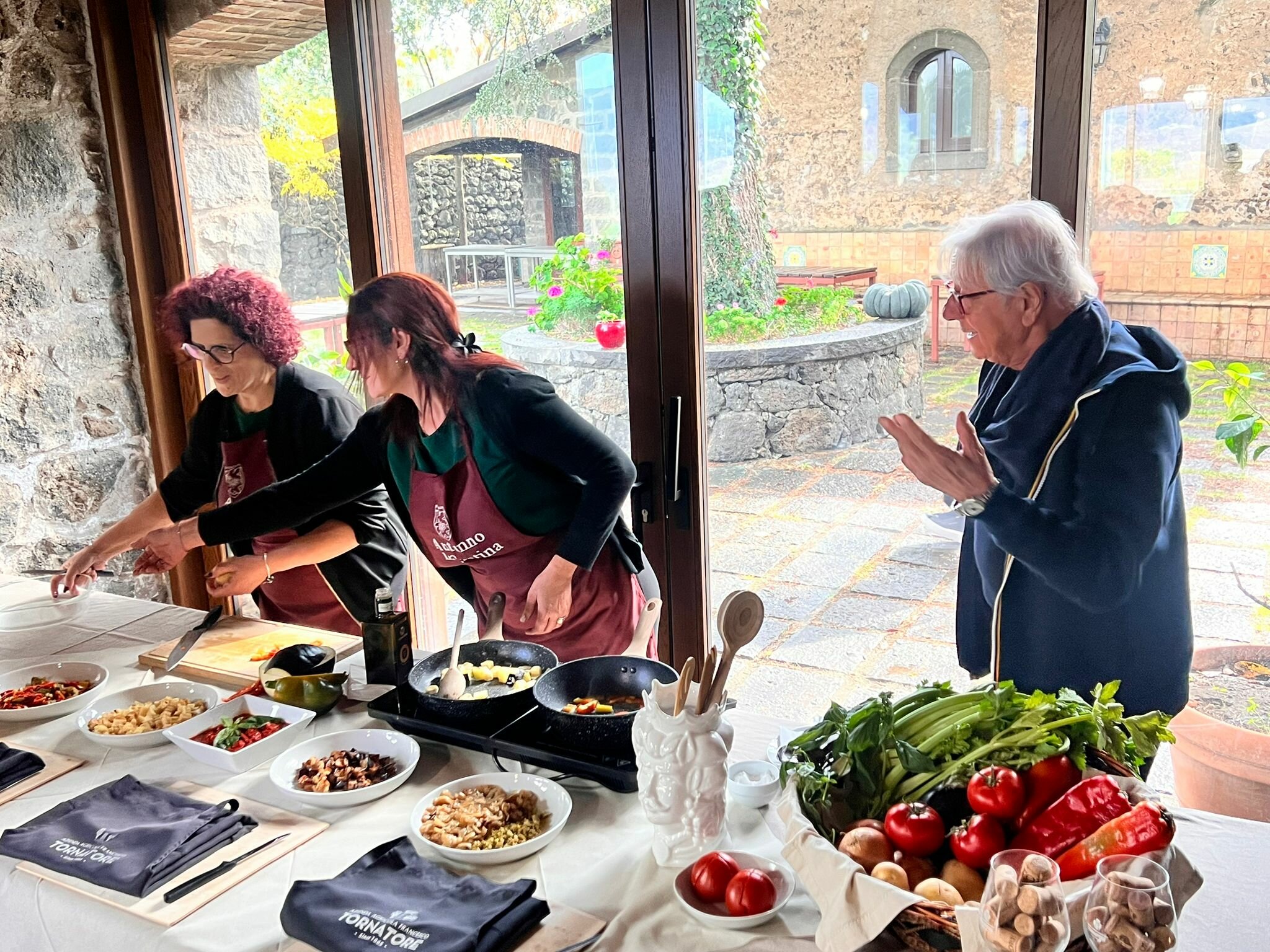 Autunno in Cantina fa tappa sull&rsquo;Etna: alle Cantine Tornatore il vino incontra la caponata e il &ldquo;Cunto Culinario&rdquo; di Paride Benassai