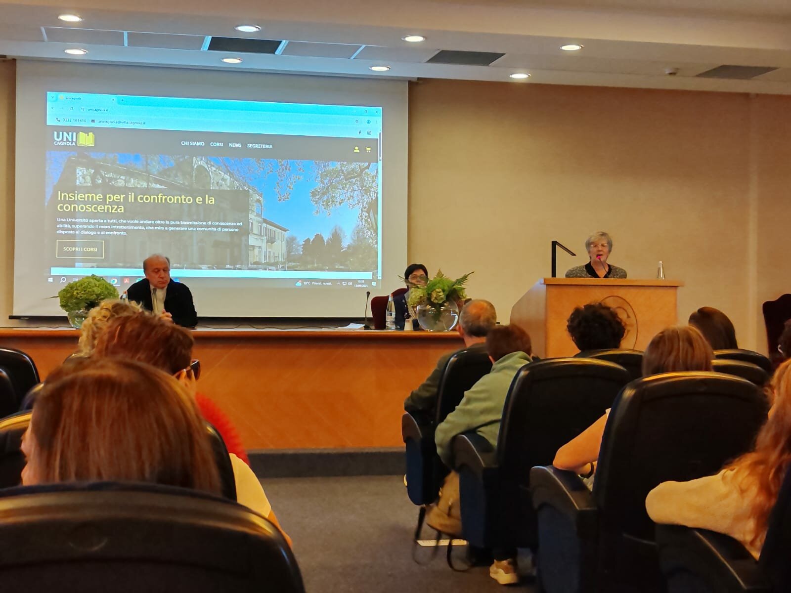 unicagnola-presentazione-corsi-1.jpeg unicagnola-presentazione-corsi-1.jpeg