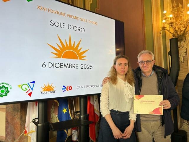 ARTandCHARITY riconosciuta con la Menzione d’Onore al Premio Sole d’Oro 2025