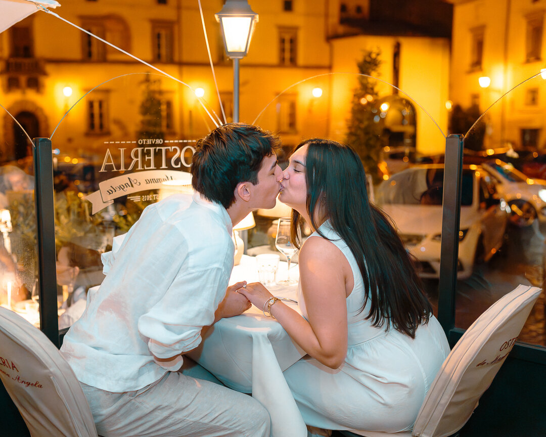 umbria-wedding-photographer---orvieto-engagement-medieval-district---2025--08.jpeg A candlelight dinner for a newly-engaged couple in Orvieto, Umbria