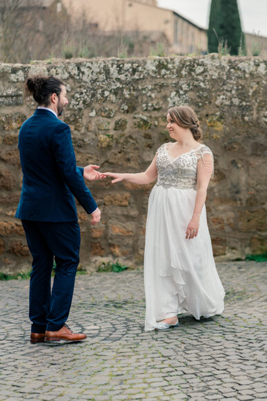 Capturing authentic spontaneous moments in Orvieto. Elopement in Orvieto, medieval district Capturing authentic spontaneous moments in Orvieto. Elopement in Orvieto, medieval district