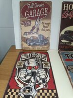 locandine-auto-officina-su-legno