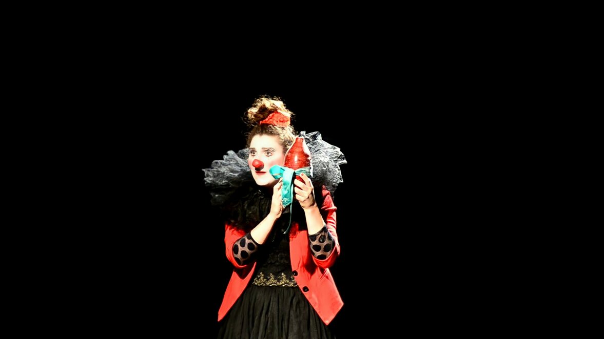 Clown formation in duo, interaction with the public. Clown formation in duo, interaction with the public.