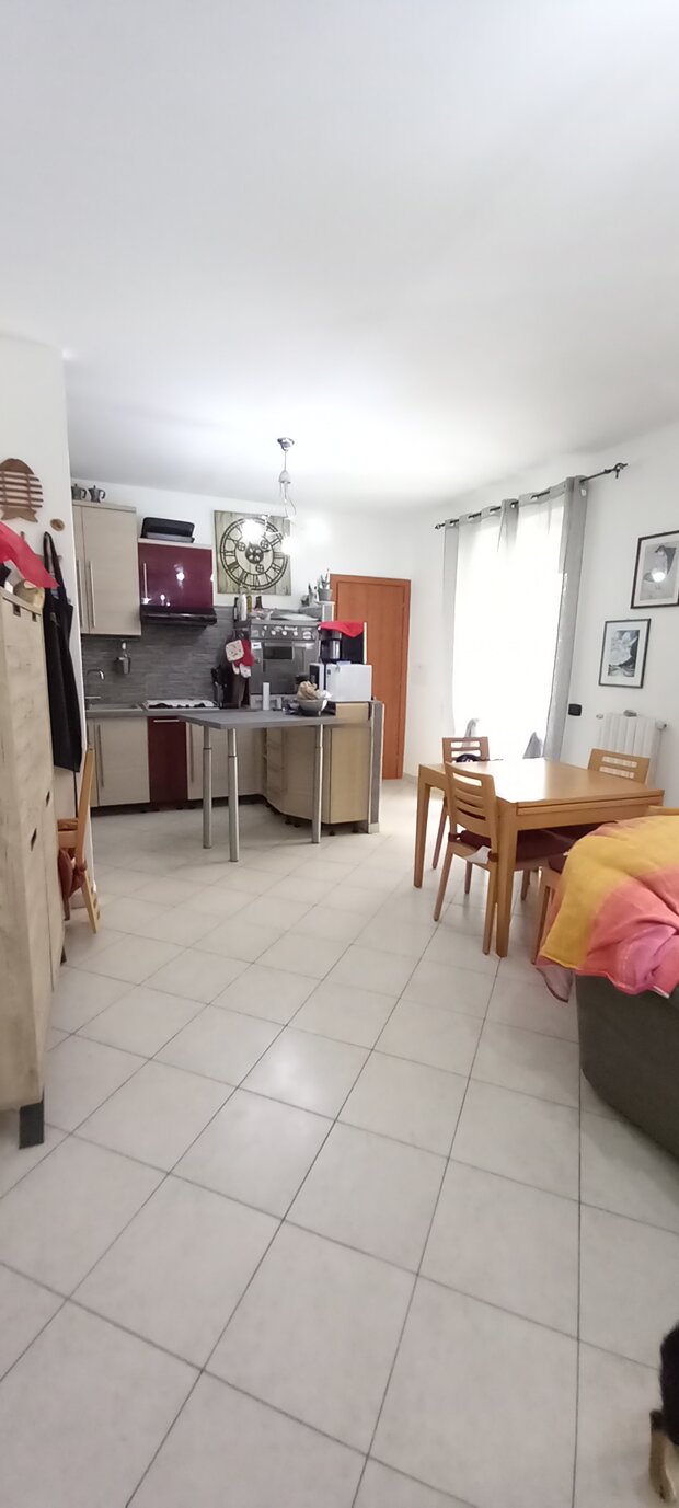 Vendita appartamento in buono stato di mq 115.